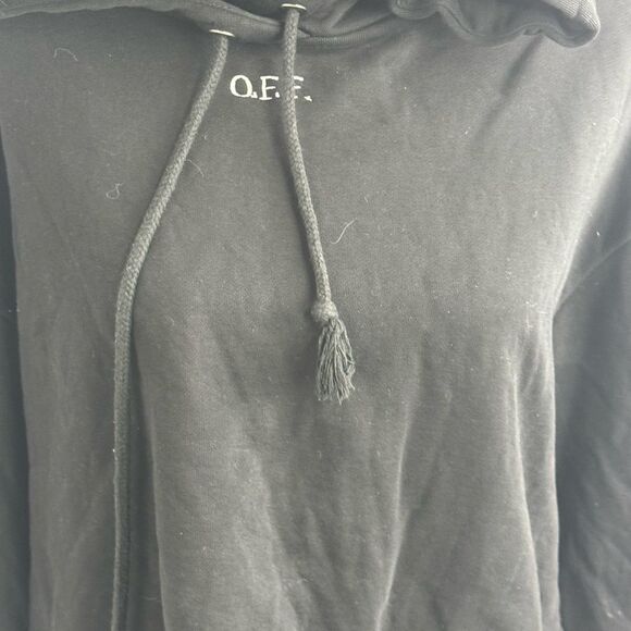 Off-White Logo Cropped Rolled Hem Hoodie - Picture 9 of 9